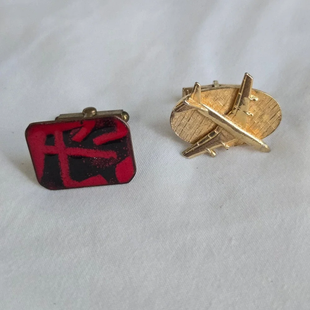 VTG Mismatched Cufflinks Gold Airplane Red Enamel Mens OS Unique Pair Unbranded‎
